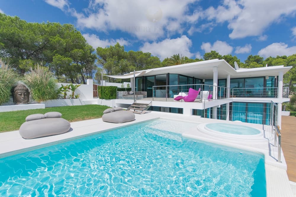 Dove comprano le loro ville all'estero i paperoni italiani