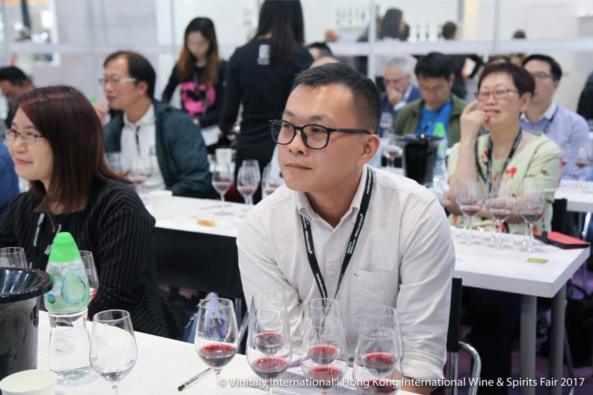 Cosa sta facendo Vinitaly a Hong Kong