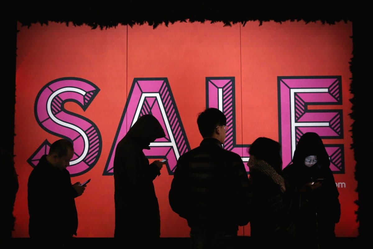 Walter Siti racconta l’era perduta del consumismo gioioso e l’economia del gratis