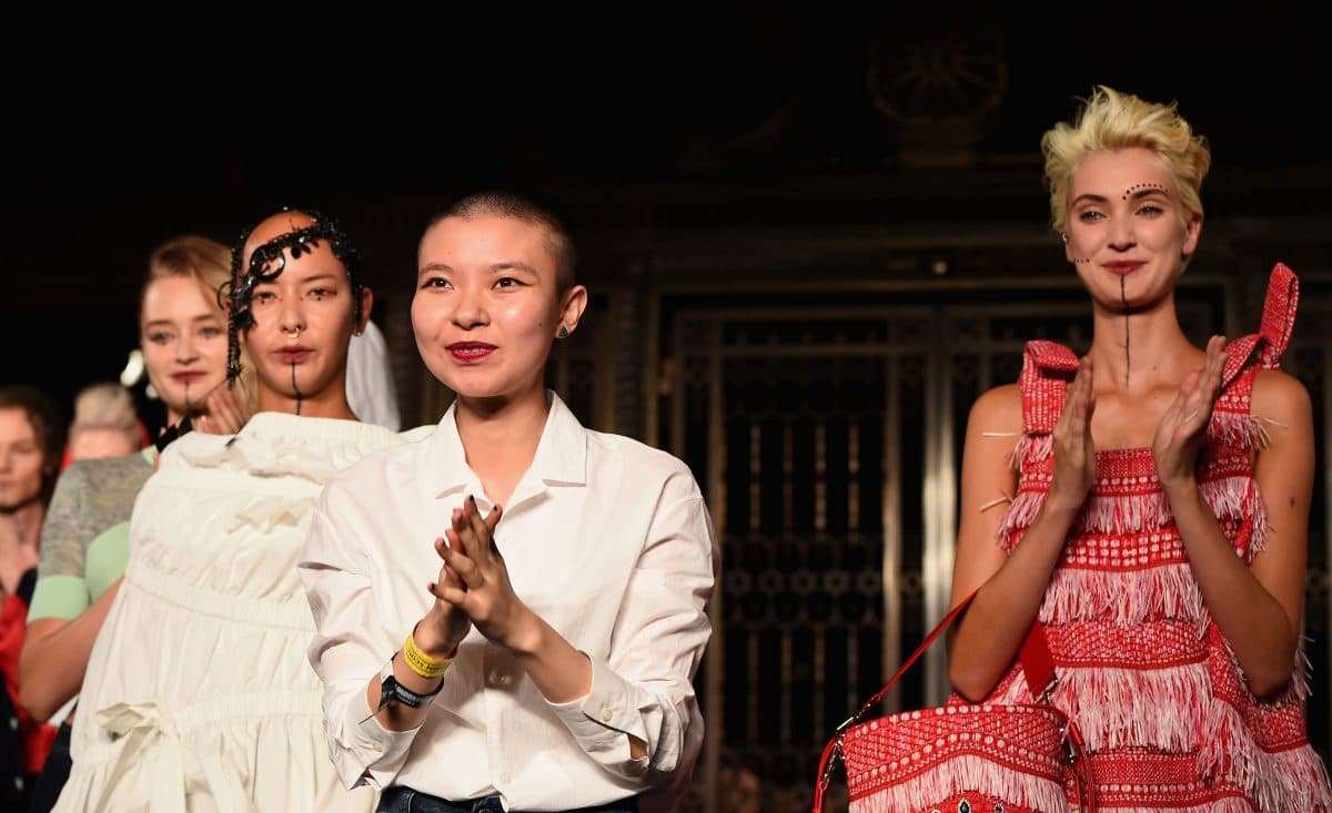 Sei fashion designer emergenti che esploderanno nei prossimi mesi