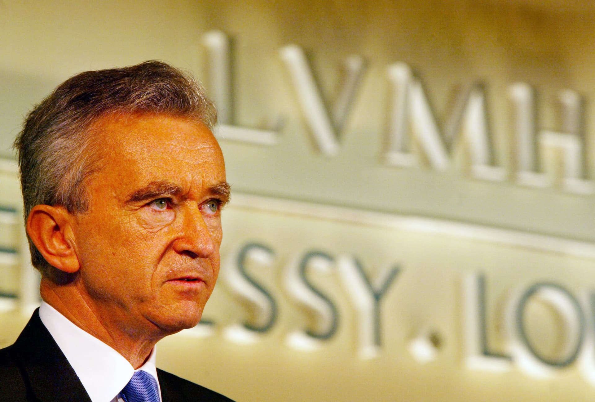 Il miliardario a capo di LVMH bacchetta Greta Thunberg