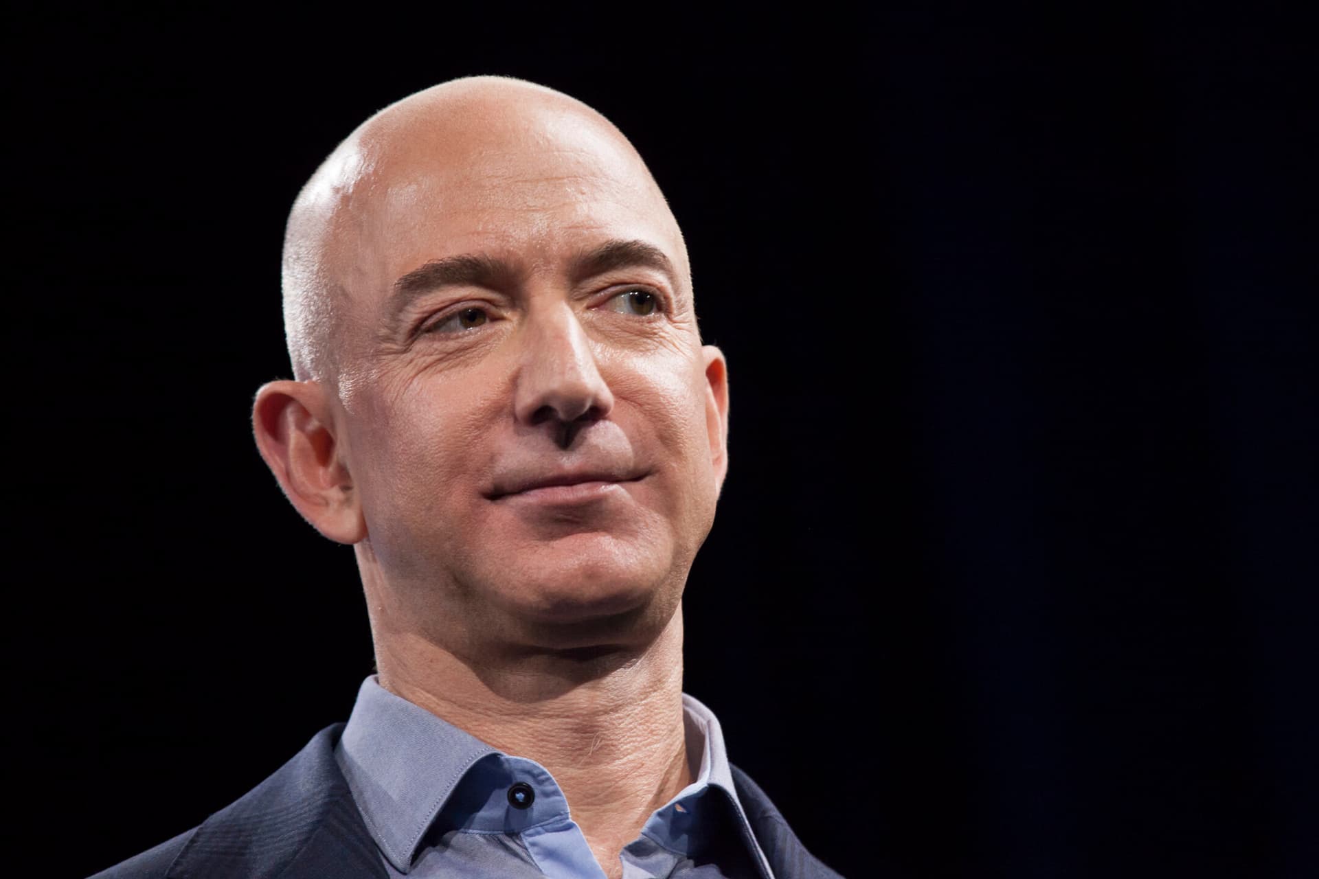 Jeff Bezos punta allo streaming sportivo: è caccia ai diritti per portare la Serie A e la Formula 1 su Prime Video