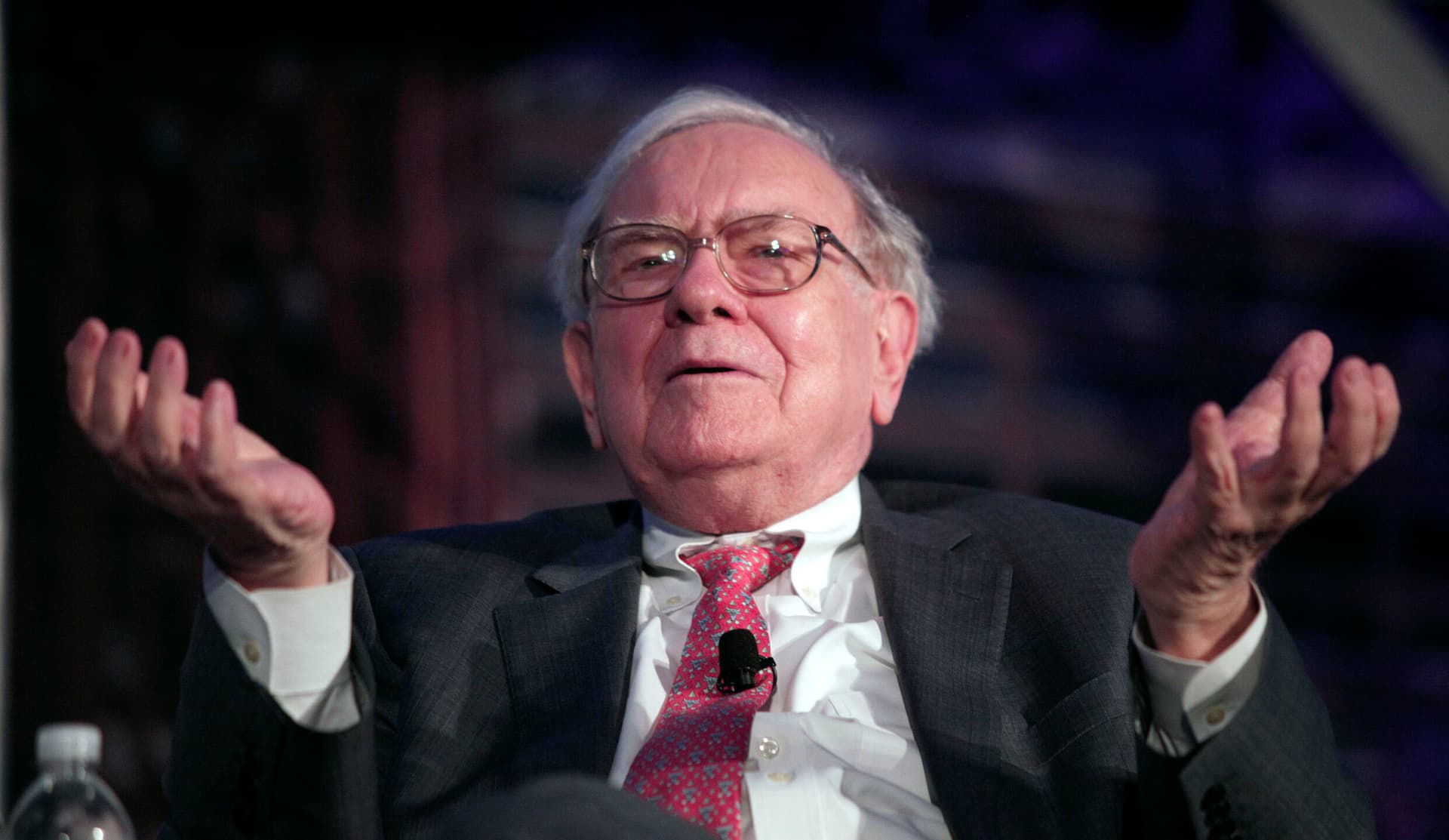 Warren Buffett scarica le azioni Goldman Sachs, ma non solo. Ecco le ultime mosse dell’Oracolo