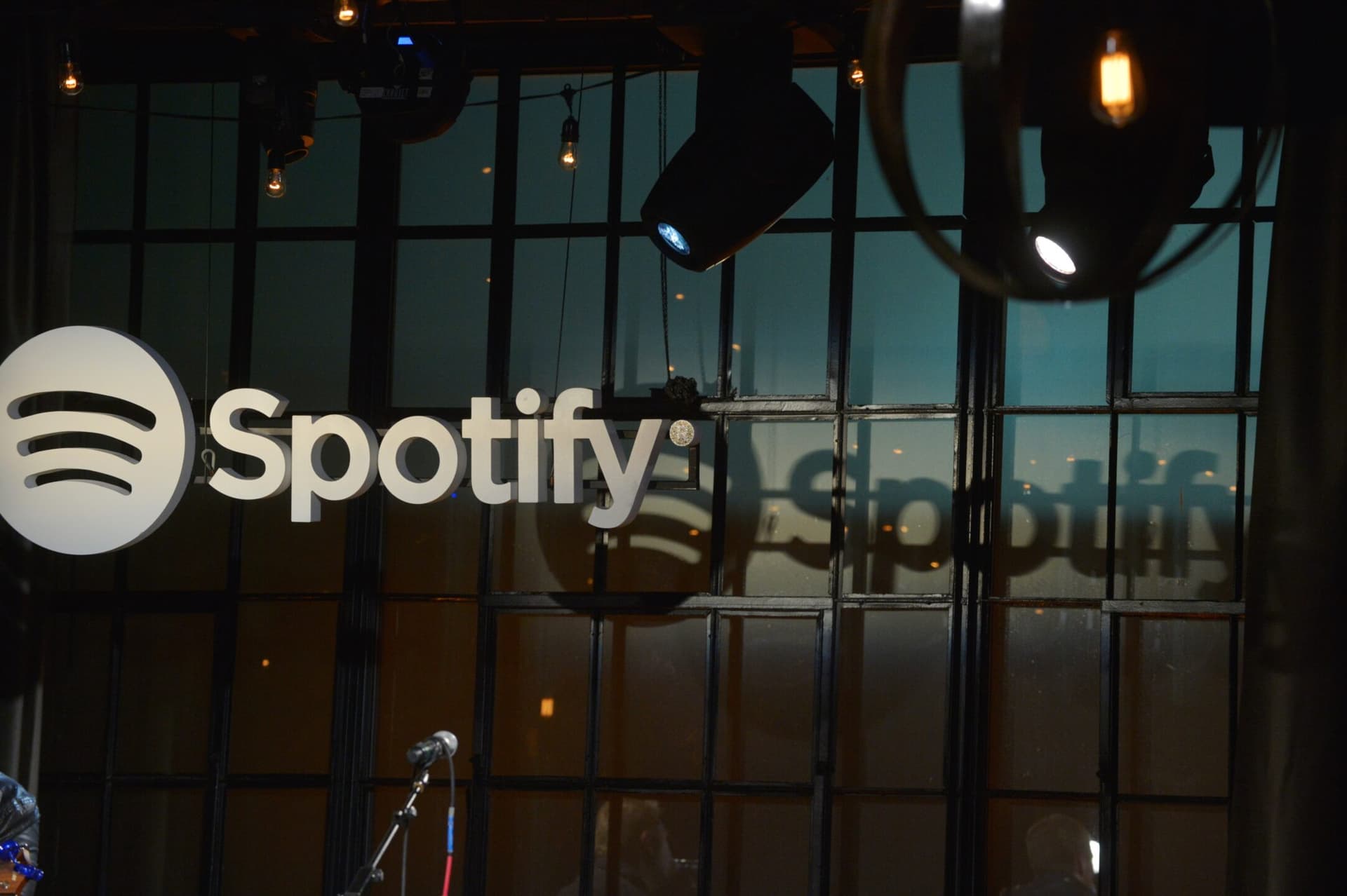 Addio all’ufficio: i dipendenti di Spotify potranno lavorare ovunque