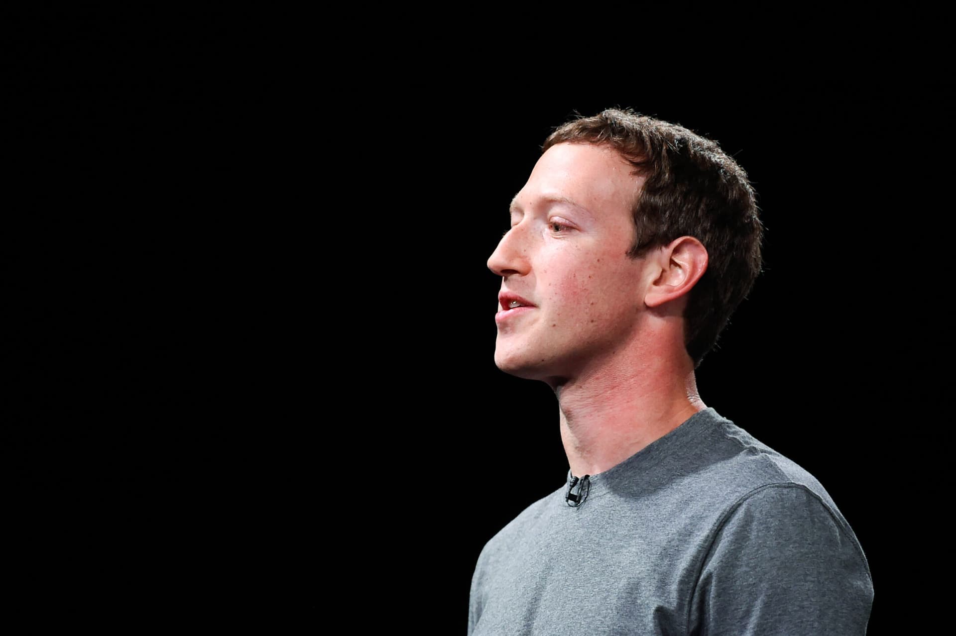 Perché le azioni Facebook sembrano indistruttibili