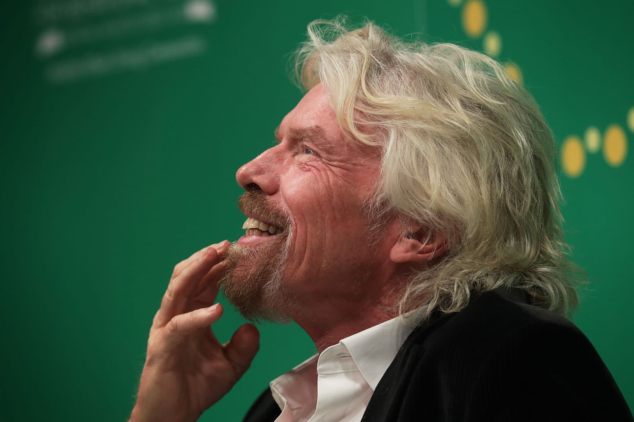 La fibra ottica del miliardario Richard Branson sbarca nel mercato italiano
