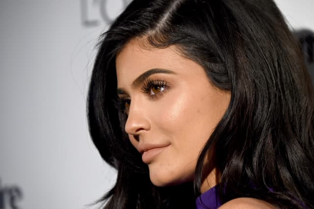 Kylie Jenner, la più giovane miliardaria self-made, è sempre più ricca
