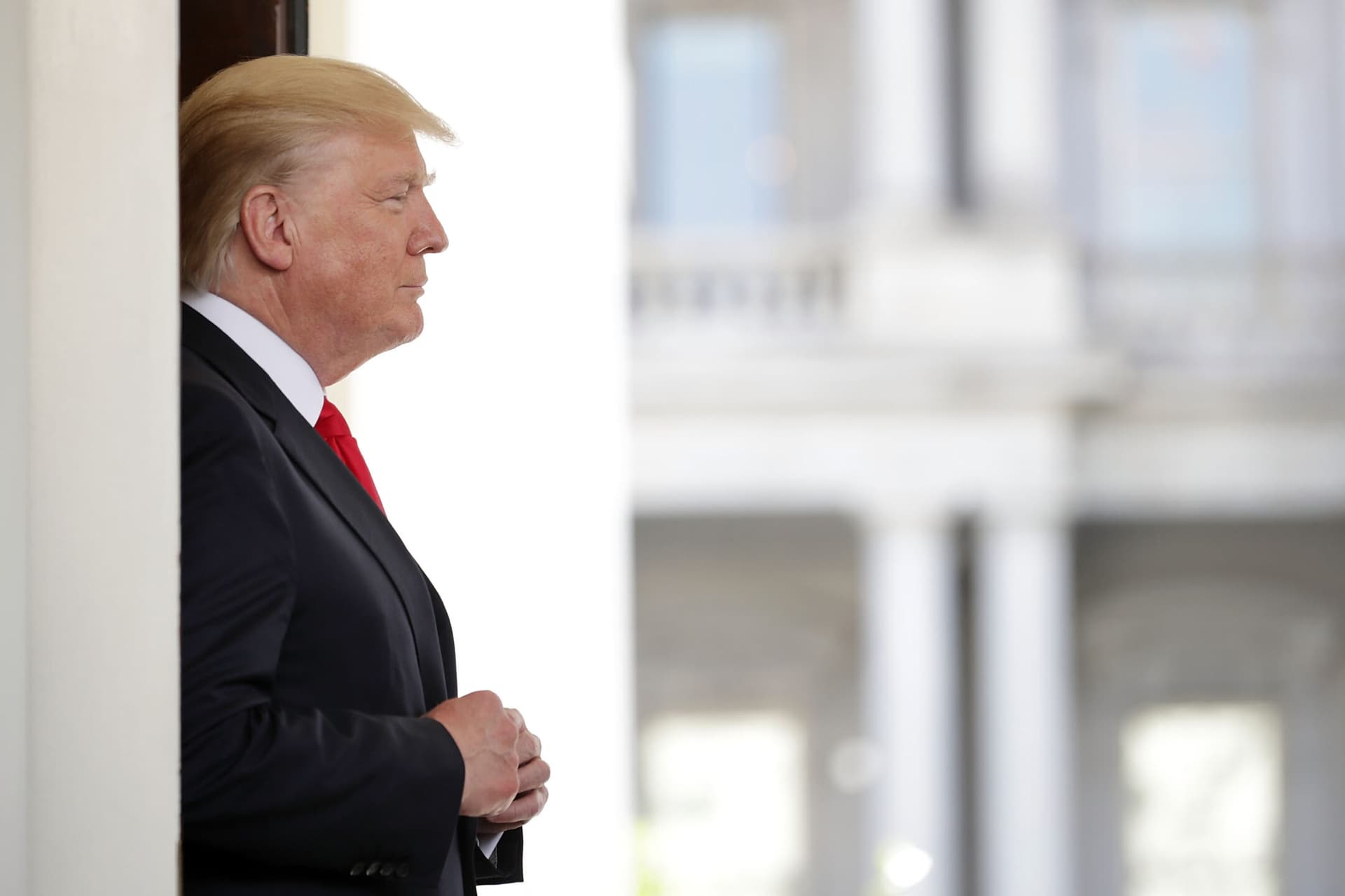 Anche il patrimonio di Trump crolla con il Coronavirus: vale un miliardo in meno di un mese fa