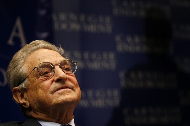 La fondazione di George Soros dona 1 milione di euro a Milano