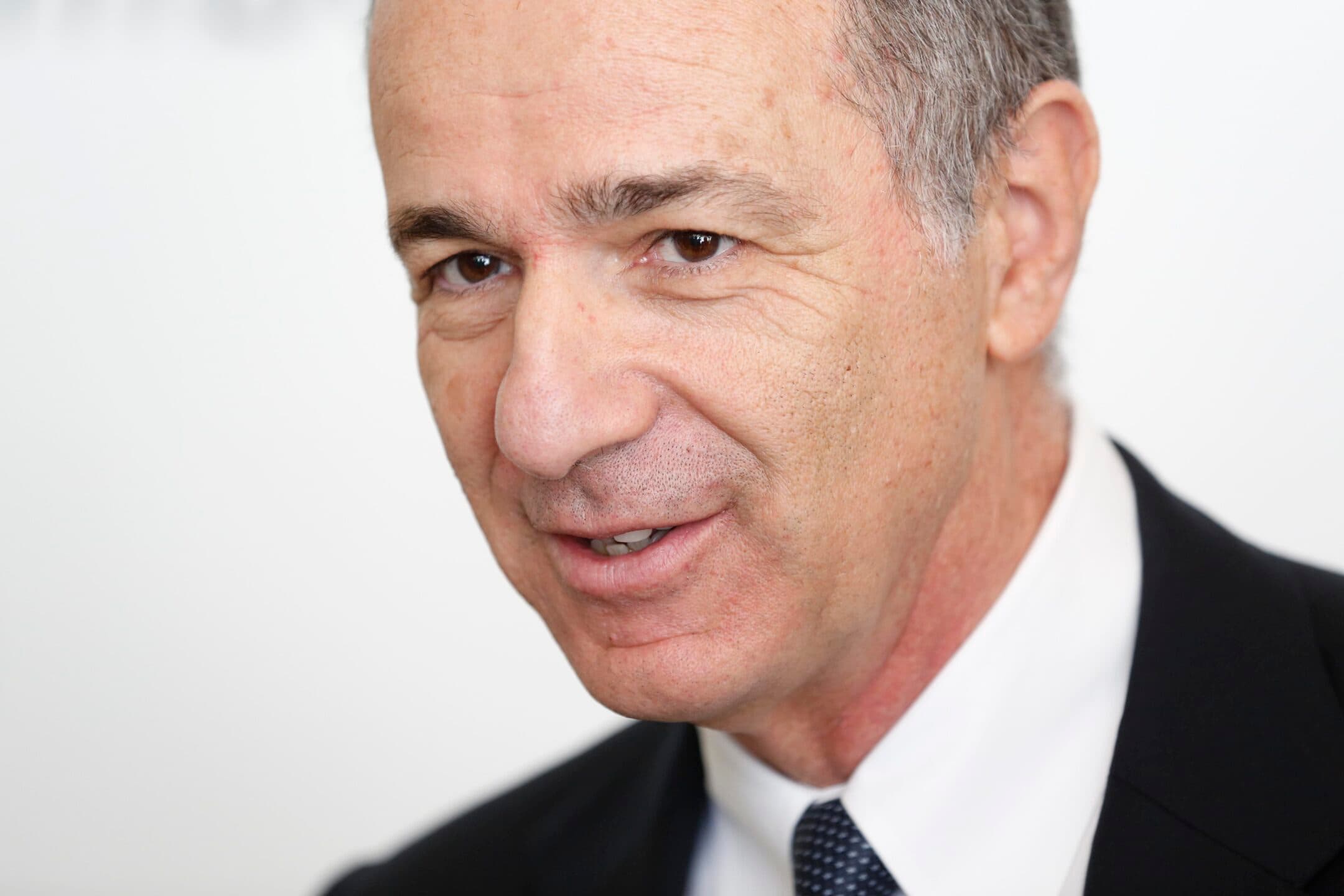 Stasera Corrado Passera ospite a Forbes Green Carpet