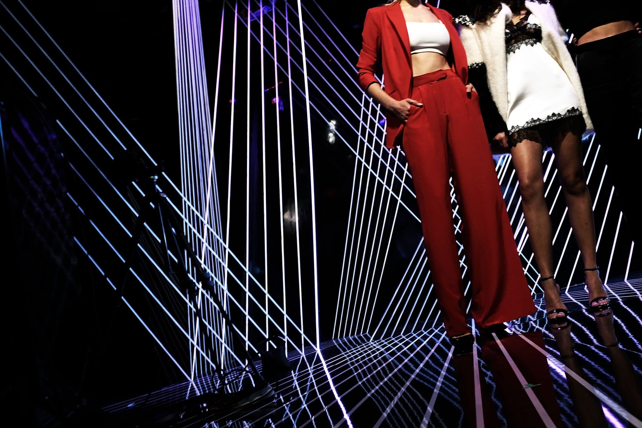 Yoox ha lanciato la prima linea di moda disegnata dall'intelligenza artificiale