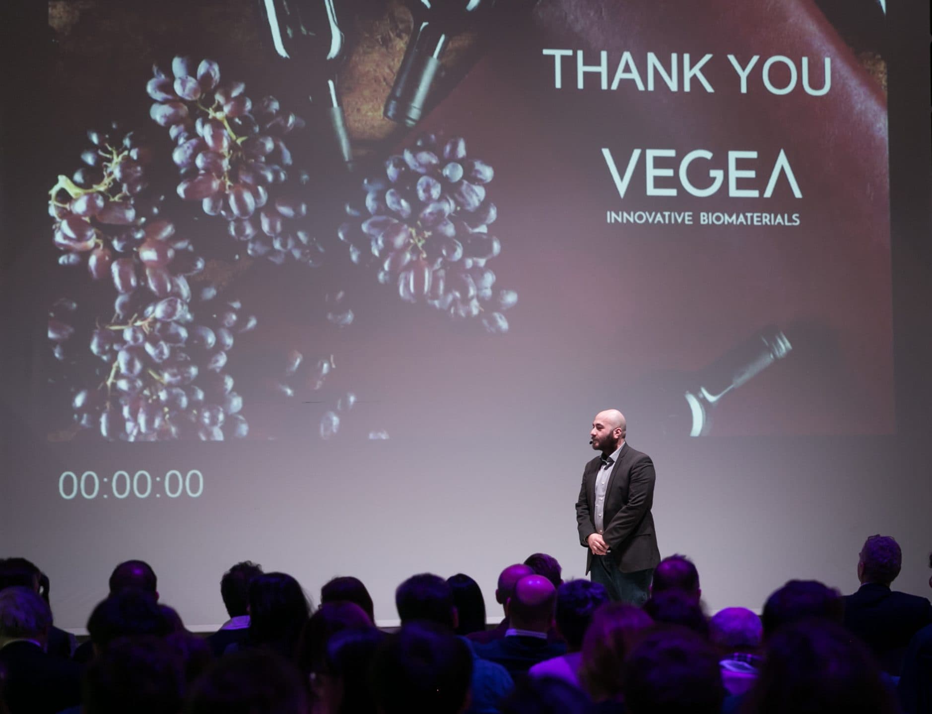 Il tessuto nato dall'uva vince la selezione per il premio Chivas