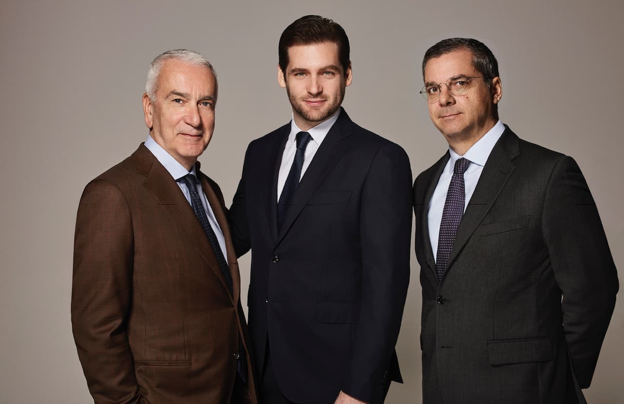 Trussardi passa al fondo QuattroR, la maison del levriero resta italiana