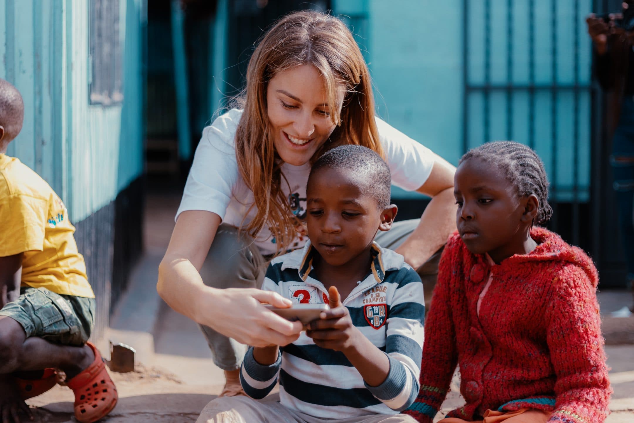 Lucrezia Bisignani racconta la sua Disney africana contro l'analfabetismo