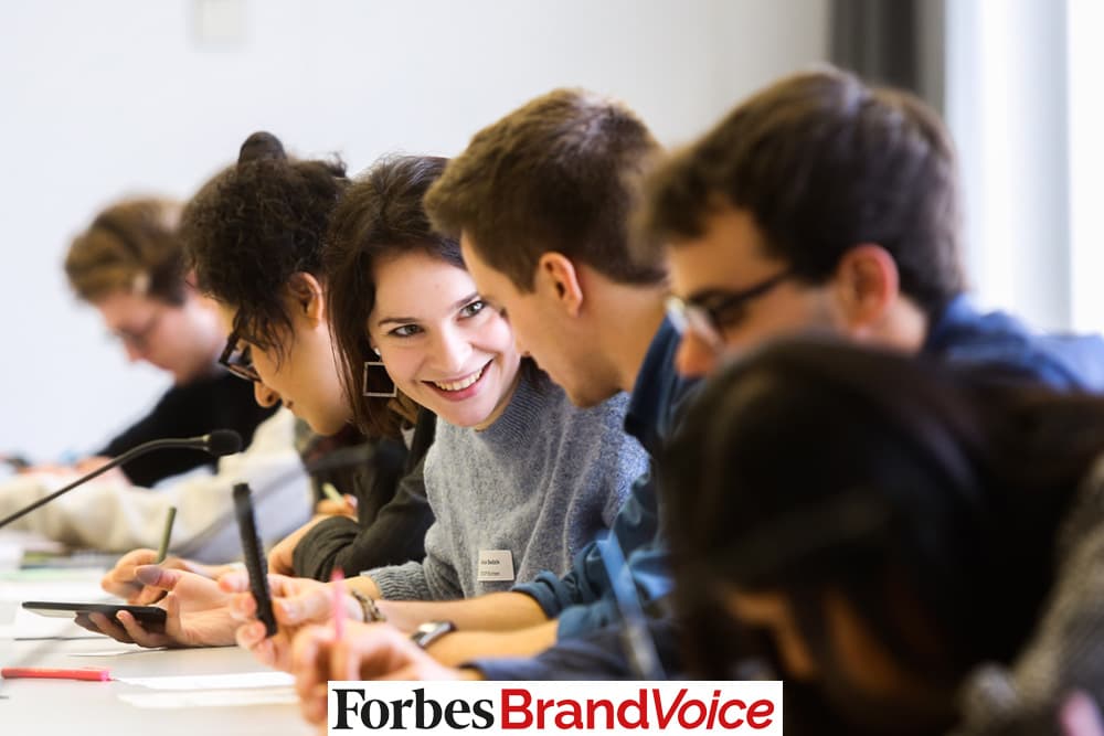 Investire sulle competenze: perché conviene iscriversi a una Business School?