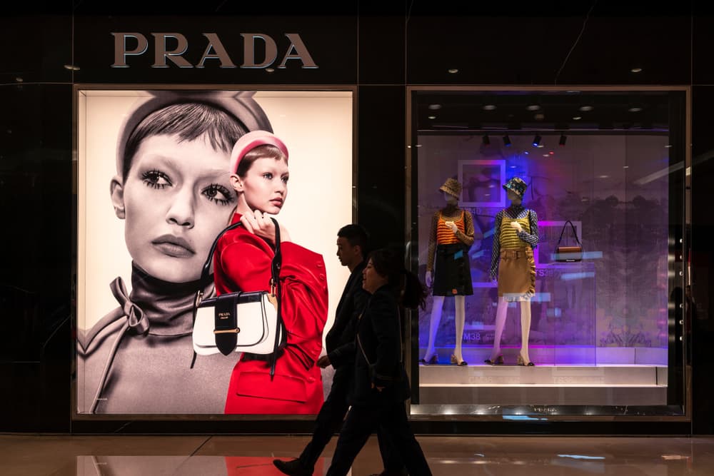 Prada con L’Oréal, per il beauty Miuccia sceglie il colosso francese