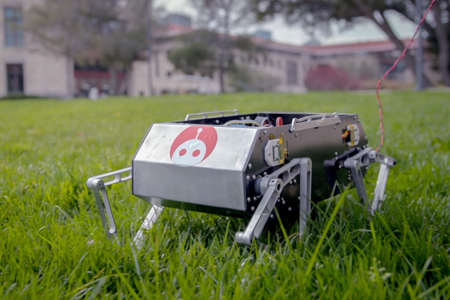 Arriva Doggo, il cane robot che puoi costruire da solo