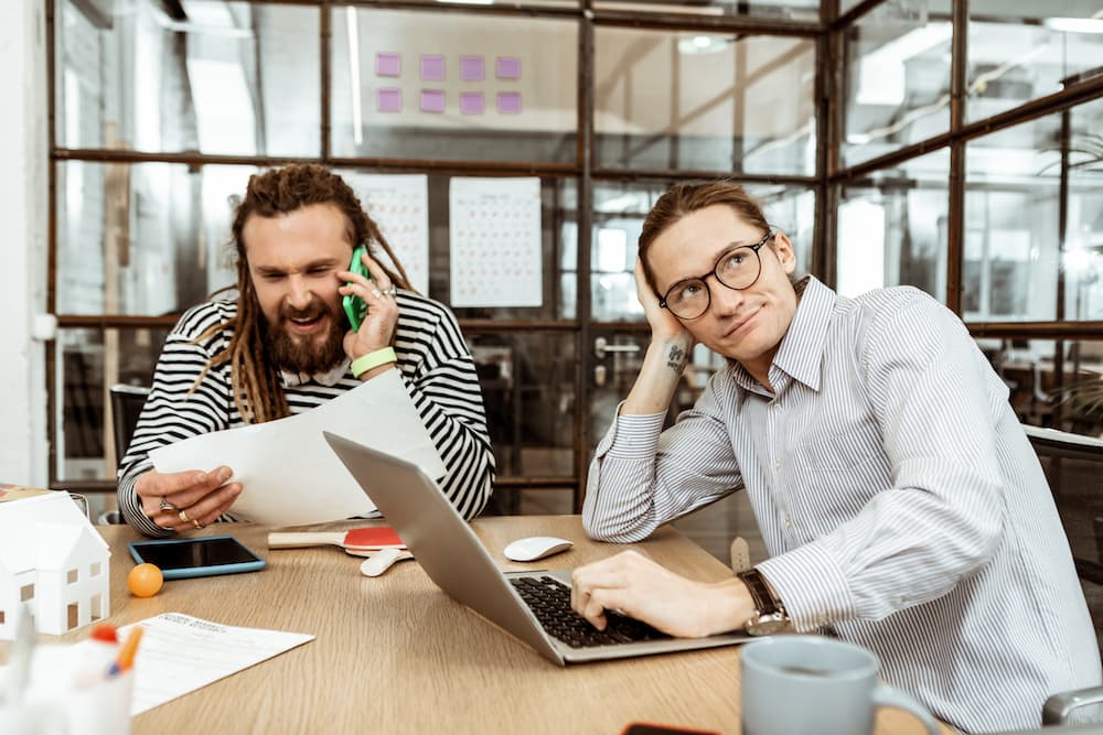 La classifica delle peggiori cause di distrazione sul lavoro (oltre a quel tuo certo collega)