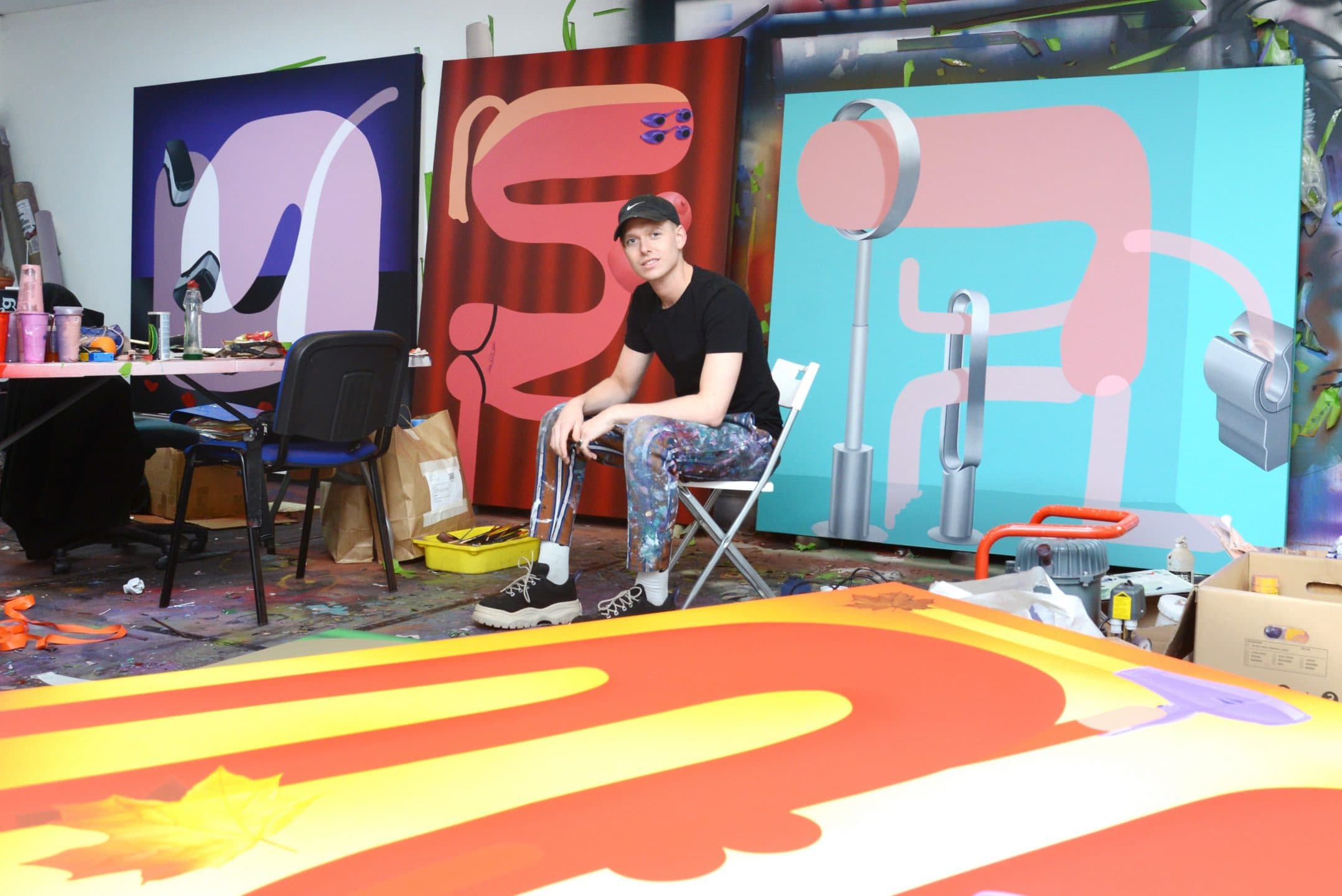 Oli Epp, l’artista che racconta le nuove generazioni attraverso Instagram