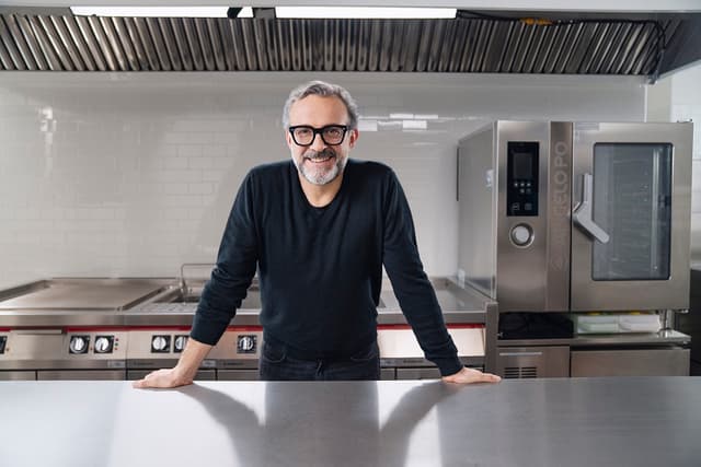 Massimo Bottura condividerà i suoi segreti in corsi online a cinque stelle