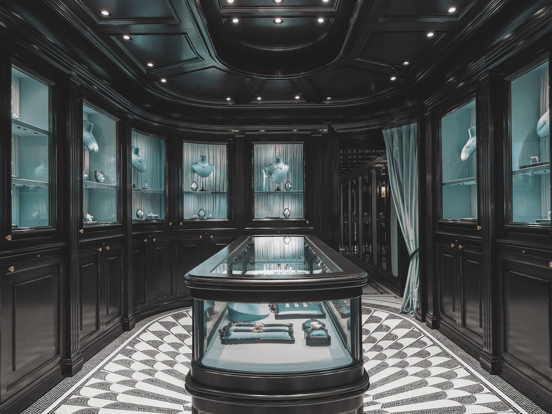 La prima collezione di alta gioielleria di Gucci debutta a Place Vendôme