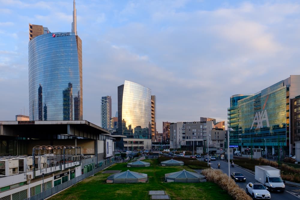 AXA pensa a una Milano più green partendo dai giovani talenti