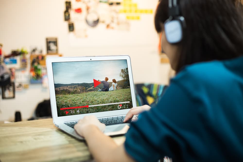 O lo streaming o la vita: da solo produrrebbe il 60% della CO2 di origine digitale