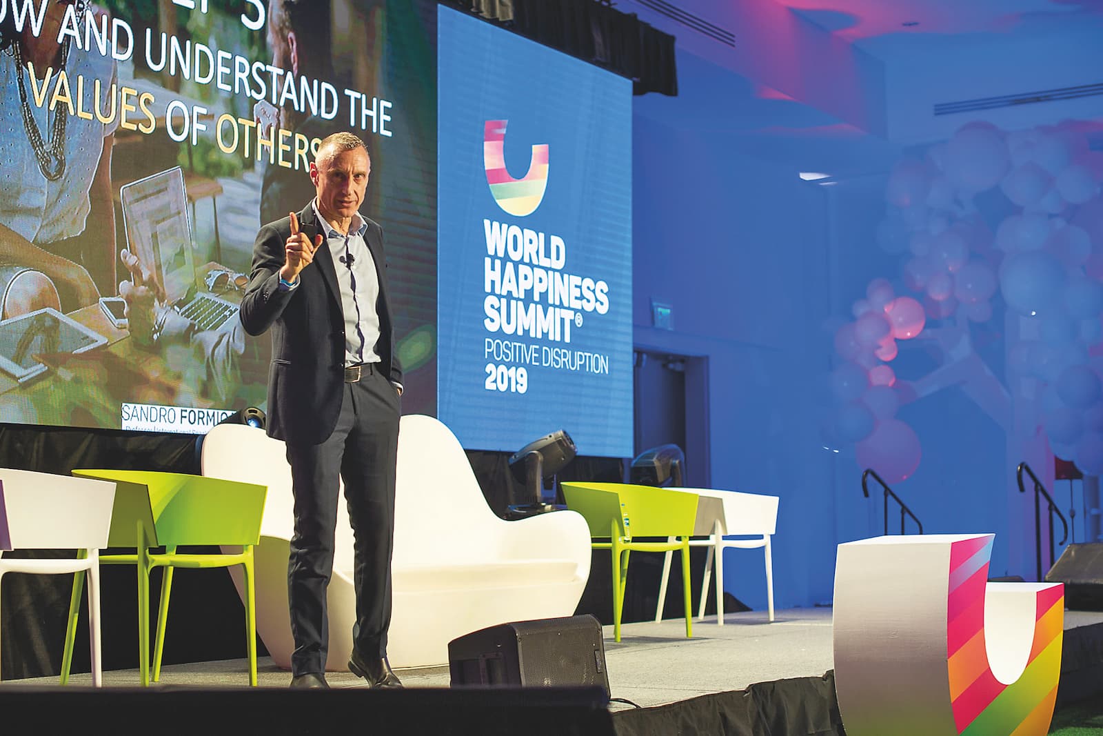 Come un docente italiano sta insegnando la felicità negli Usa