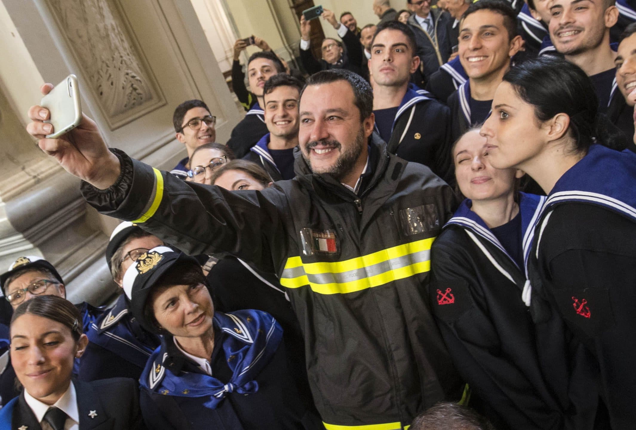 Politica sui social network? La luna di miele è finita, resta solo lo stress