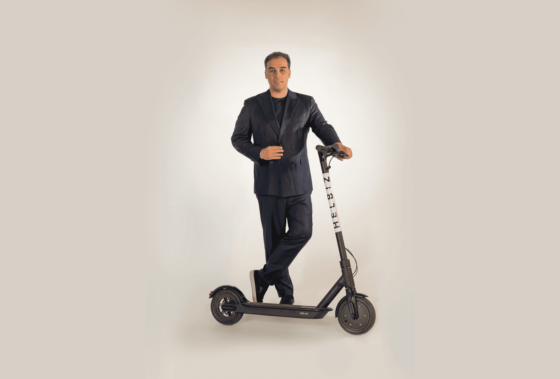 Helbiz dai monopattini al delivery, partendo da mascherine e gel igienizzanti – VIDEO