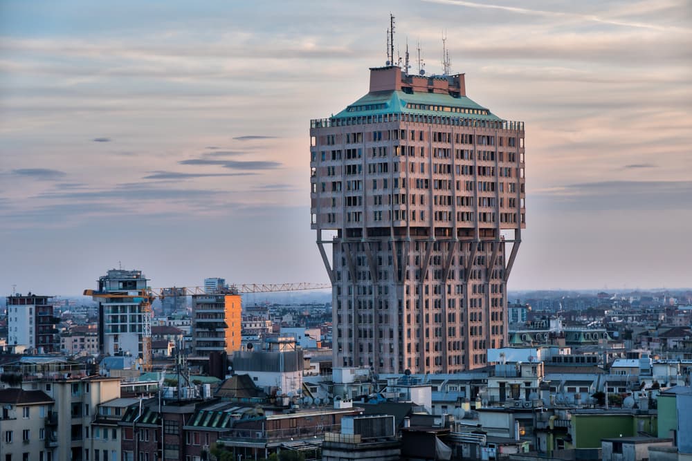 Torre Velasca e quell'amore degli stranieri per la Milano da bere