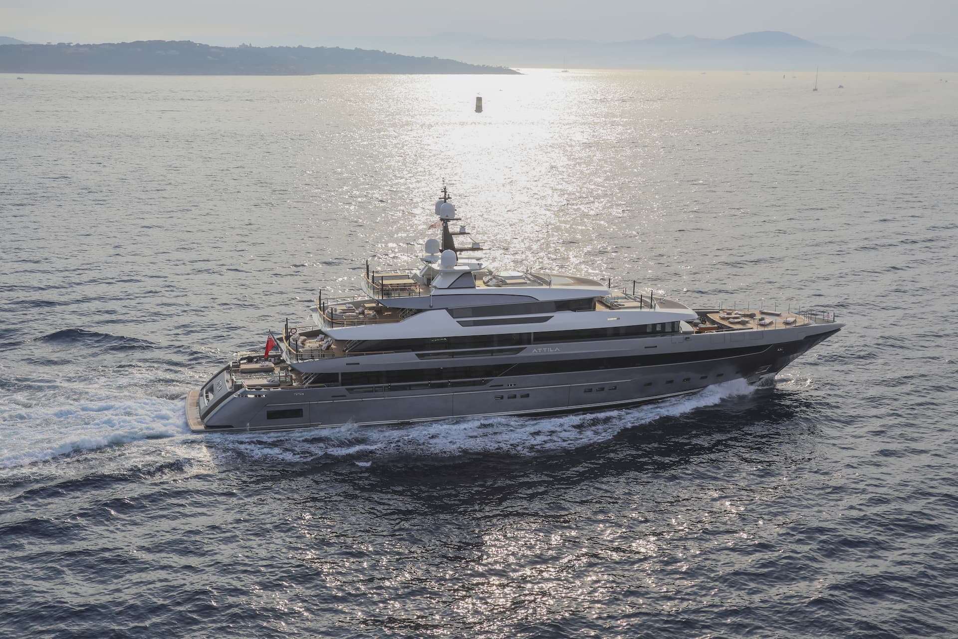 Scopriamo il superyacht italiano premiato al Monaco Yacht Show