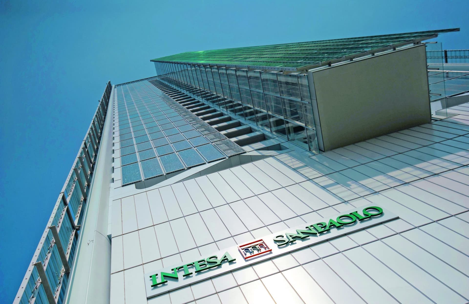 Intesa Sanpaolo tenta la scalata e Ubi decolla in Borsa, tonfo per Bper