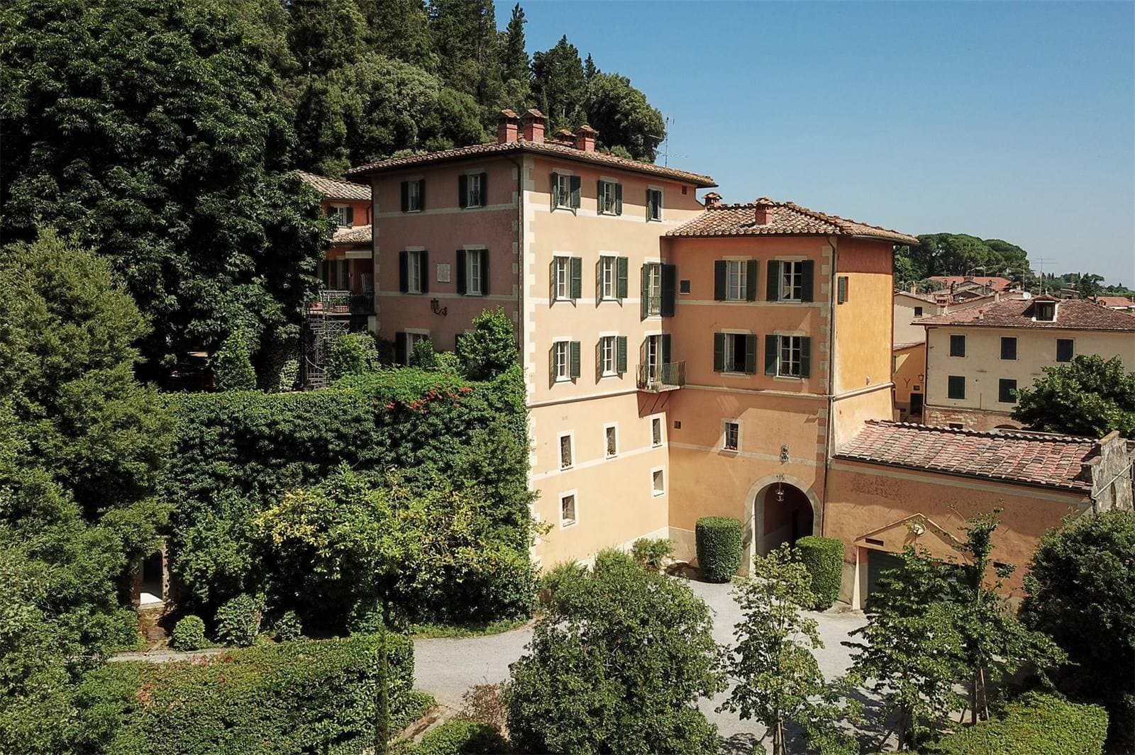La villa di Valentino Garavani è in vendita per 12 milioni
