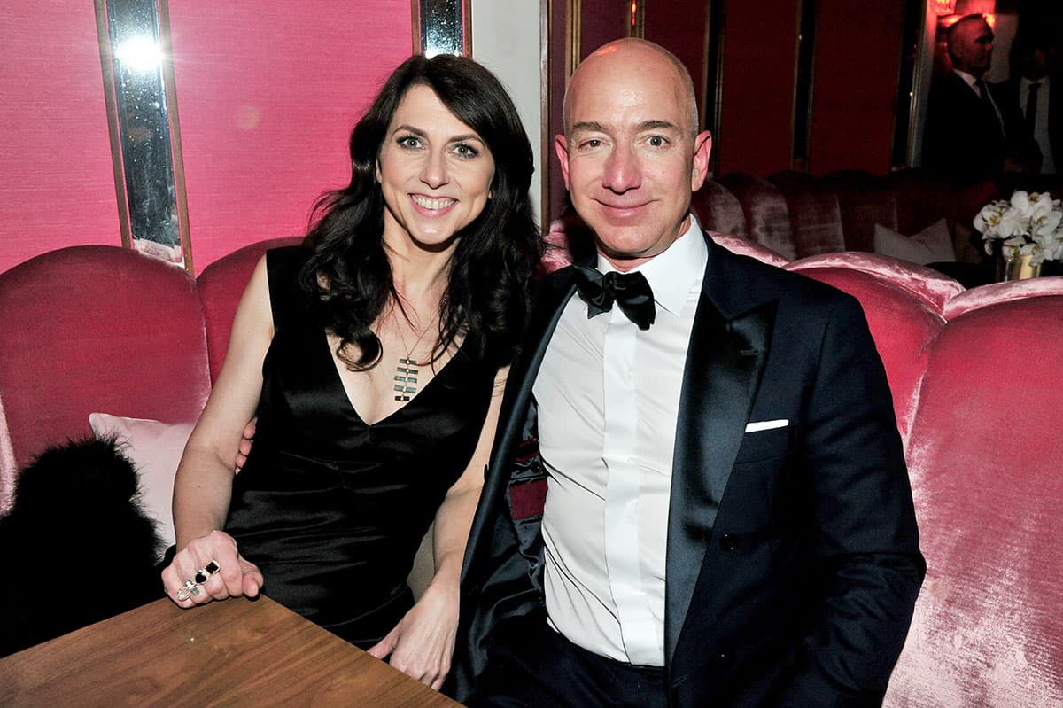 MacKenzie Bezos ha cambiato cognome e donato 1,7 miliardi $ in beneficenza