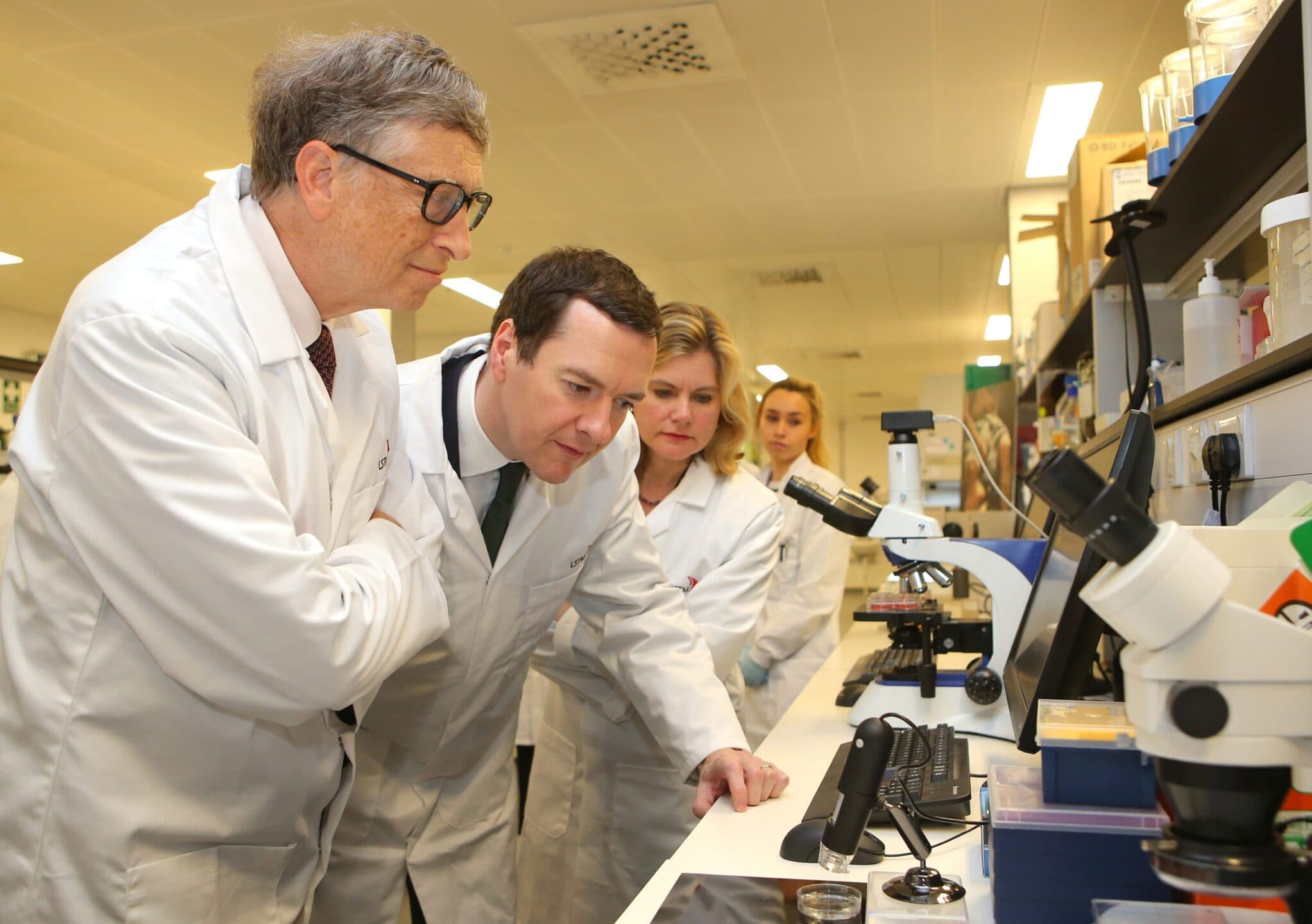 Coronavirus, entra in campo Bill Gates: donazione da 10 milioni di dollari
