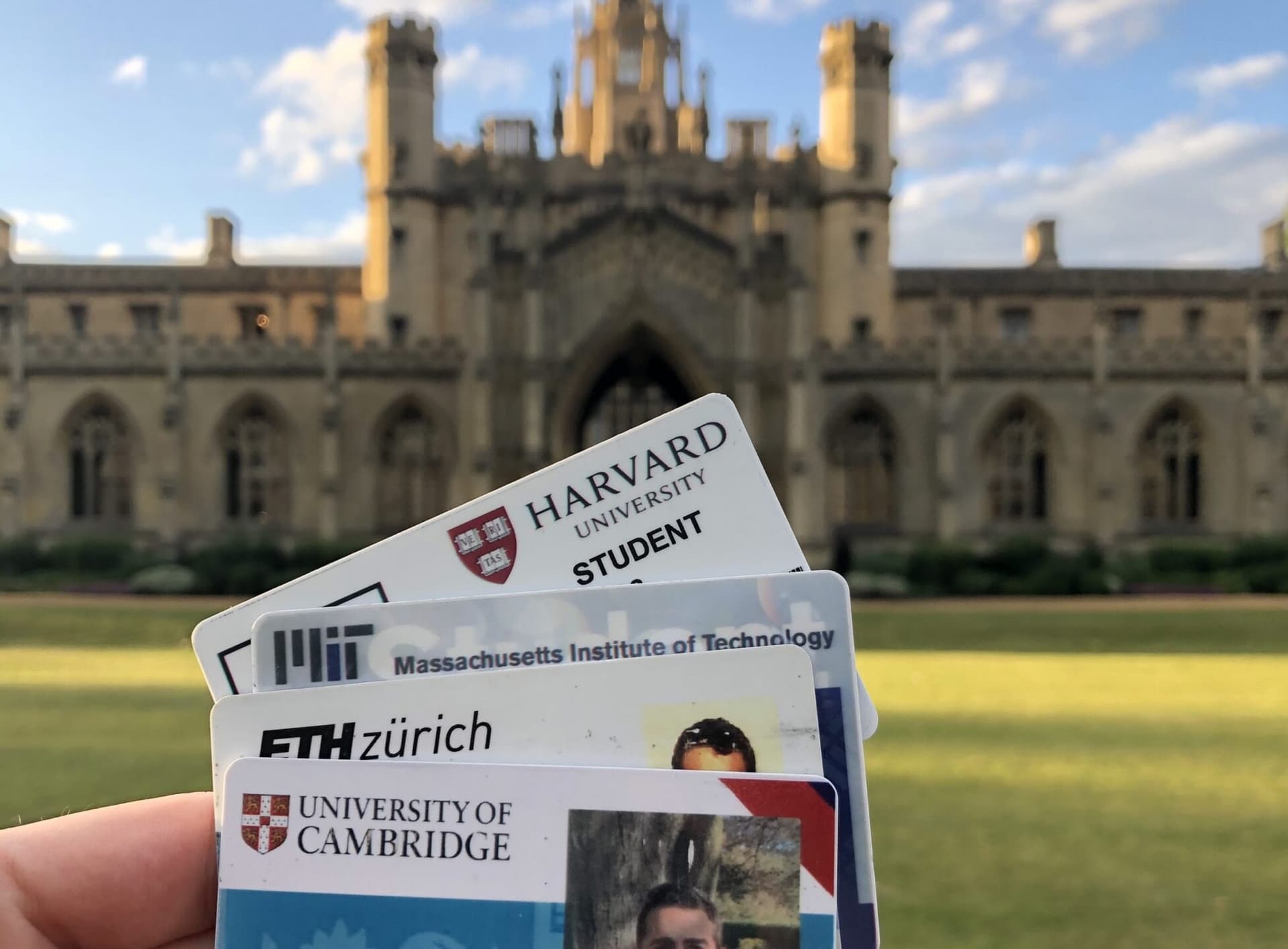 Come entrare ad Harvard o a Oxford? L’idea dei cinque ragazzi di Edusogno
