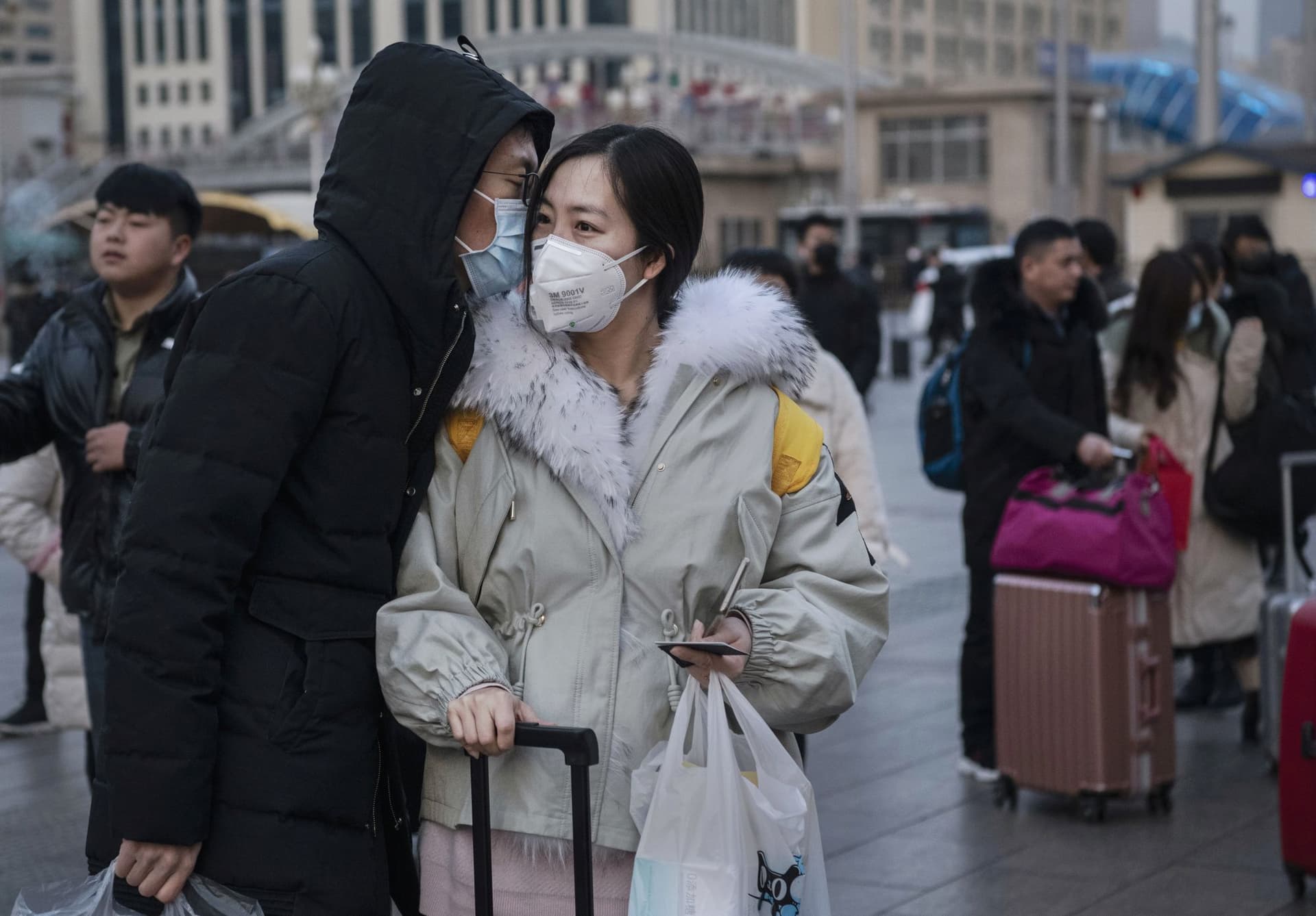 Coronavirus, miliardari e aziende si mobilitano: è corsa alle donazioni