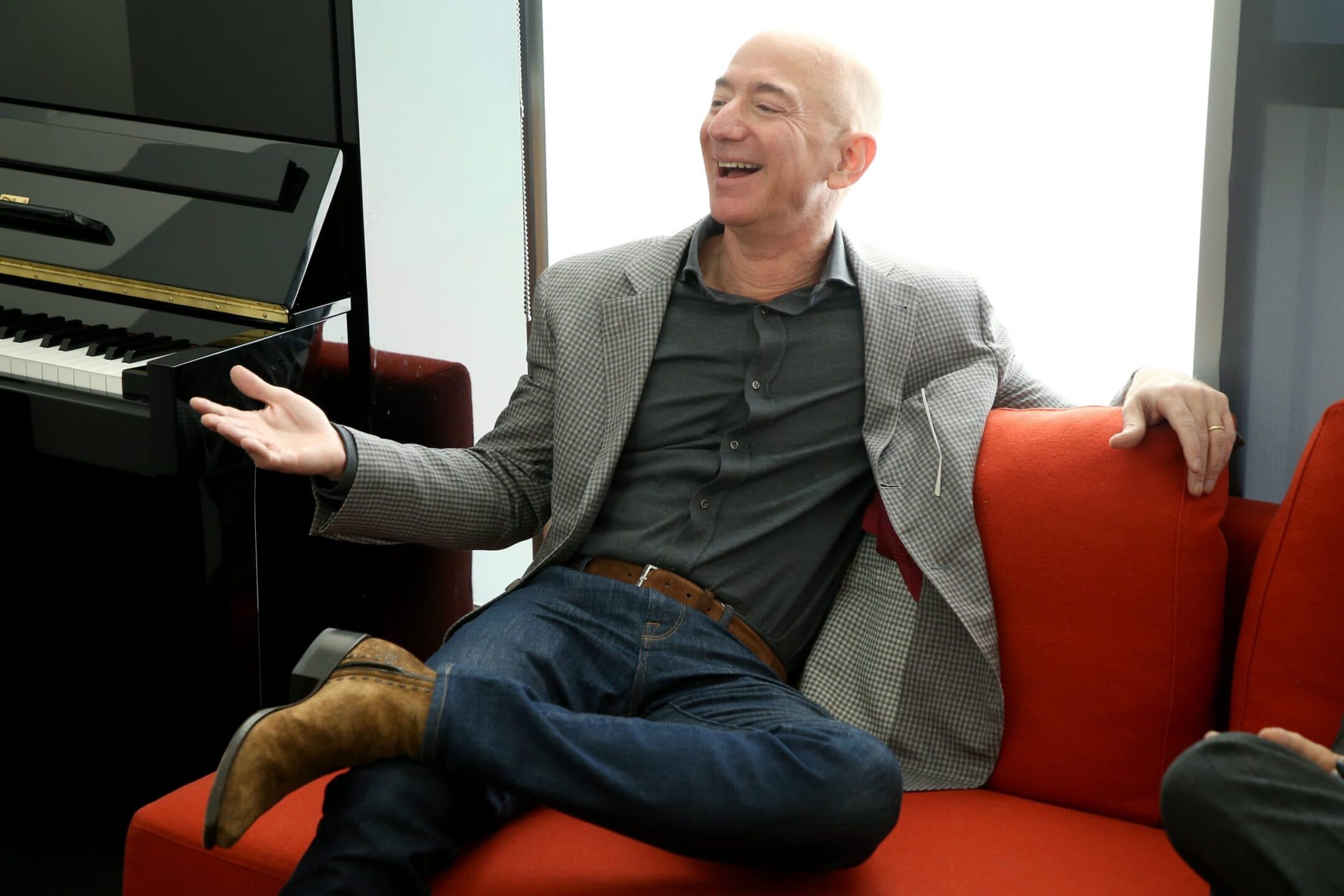 I soldi di Bezos diventano chicchi di riso. E Tik Tok impazzisce per il video