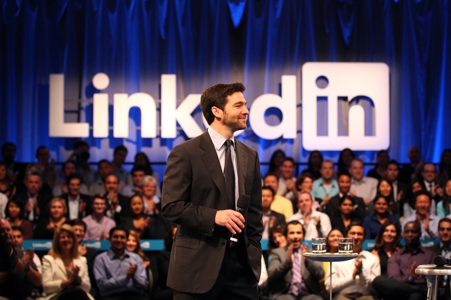 Cambio ai vertici di LinkedIn: il ceo lascia dopo 11 anni, ecco chi lo sostituirà
