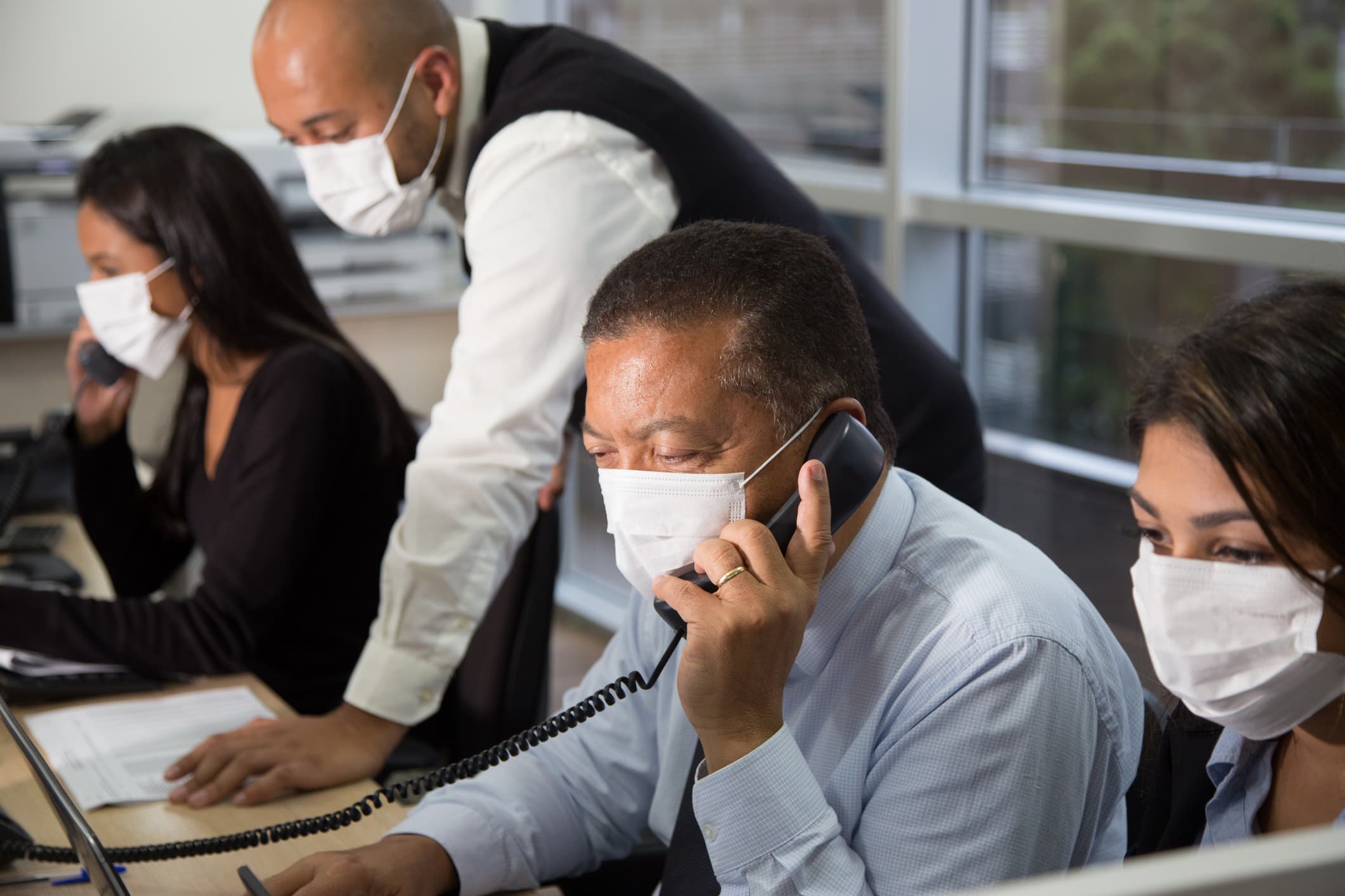 Italia zona rossa, le regole per chi non può fare a meno di recarsi al lavoro