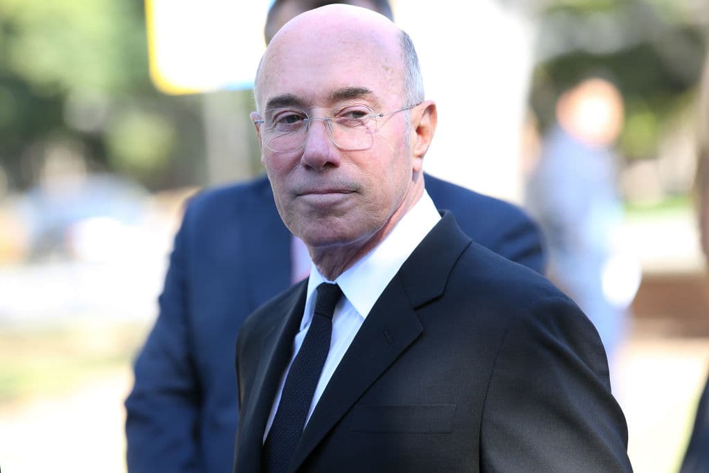 Il Coronavirus visto dallo yacht, l'isolamento del miliardario David Geffen fa infuriare i social