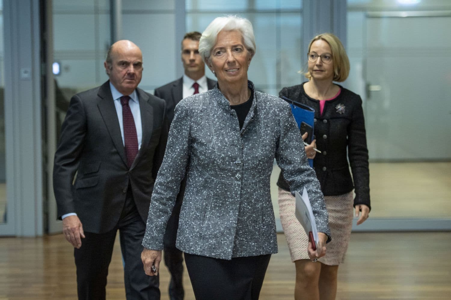La Bce taglia ancora i tassi. Christine Lagarde: "Il processo disinflazionistico è sulla buona strada"