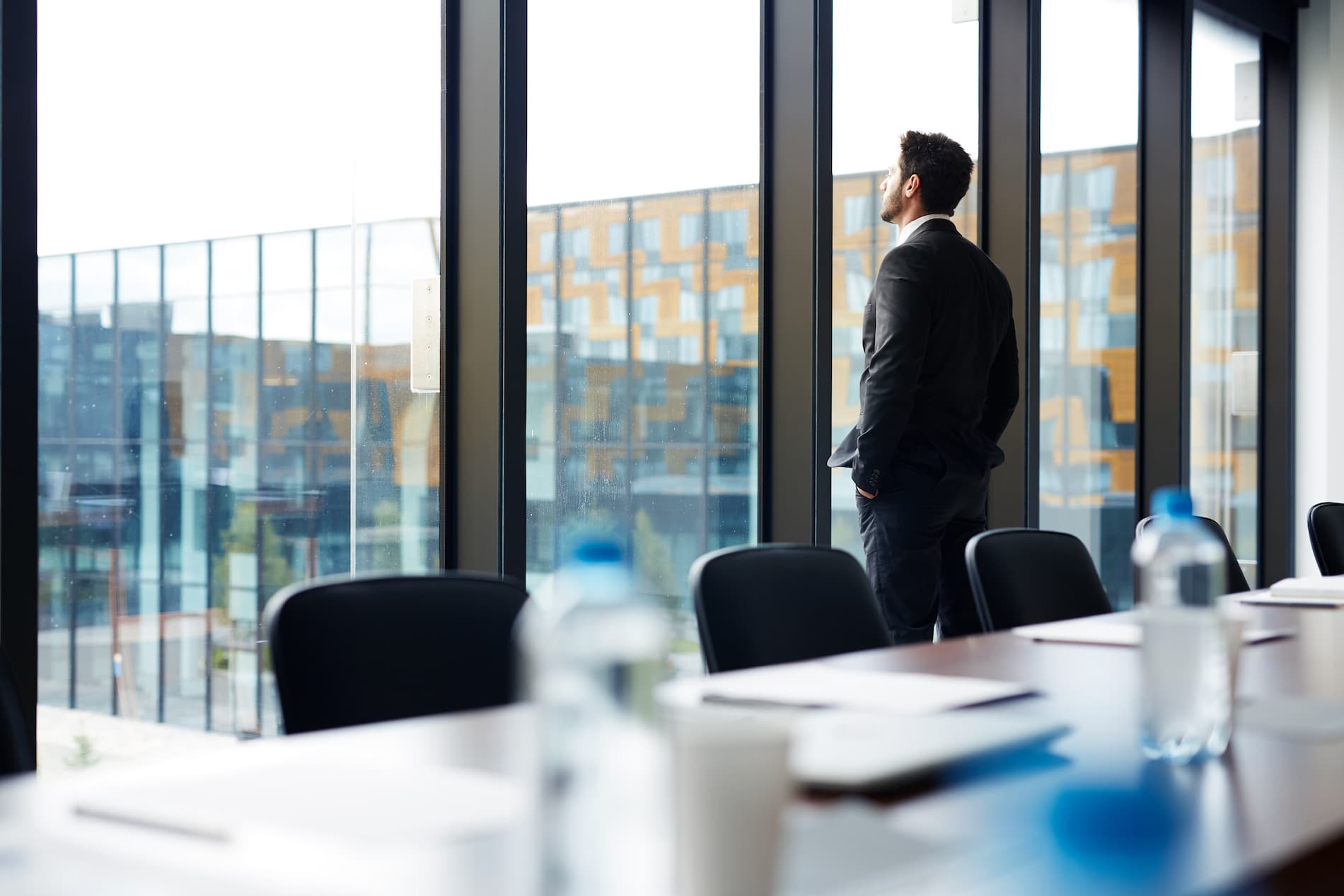 Tempi difficili creano uomini e donne forti. Chi fa impresa ha il dovere di guardare alla meta