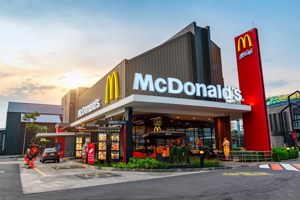 In Germania i dipendenti dei McDonald's chiusi potranno continuare a lavorare da Aldi