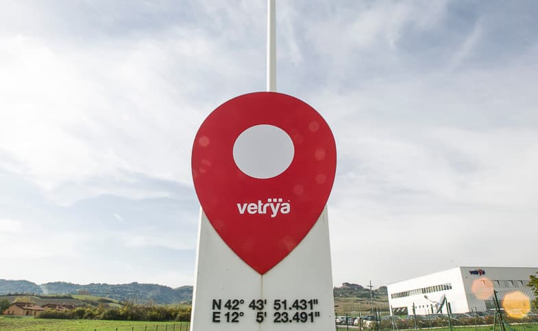 Dall'italiana Vetrya il dispositivo indossabile per garantire le distanze in azienda