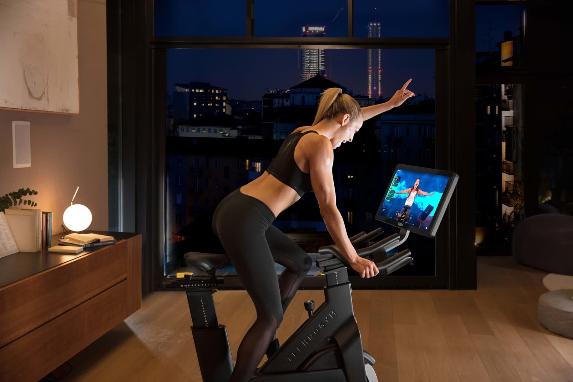 Allenarsi al tempo dell’isolamento in casa: le classi live e on demand di Technogym