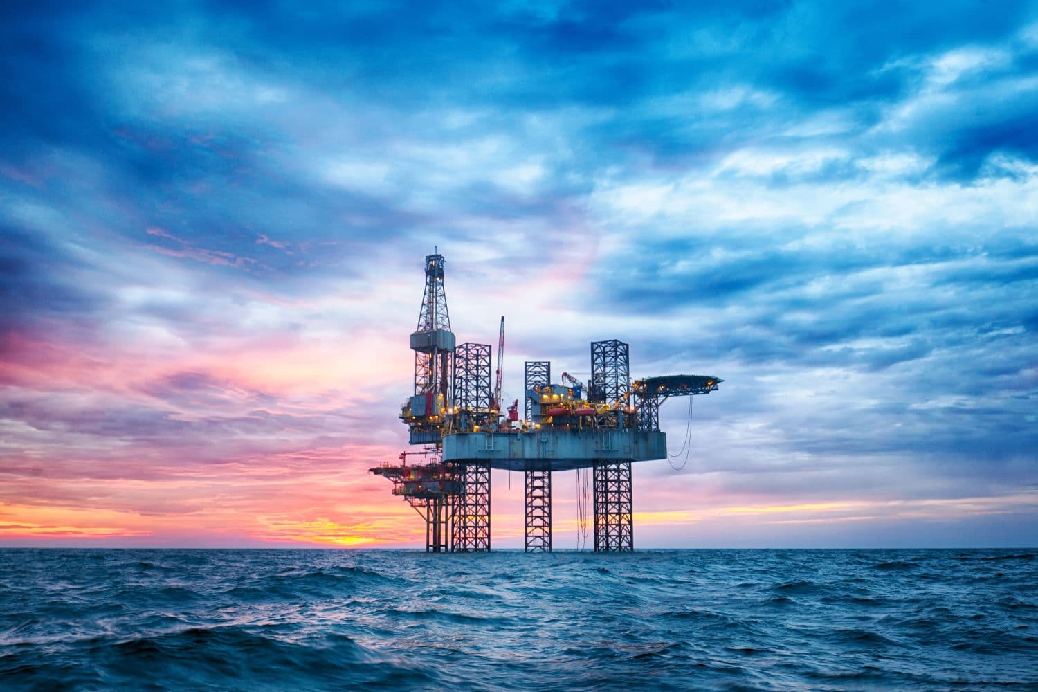 Perché il prezzo del petrolio Wti è crollato. E quello del Brent invece no