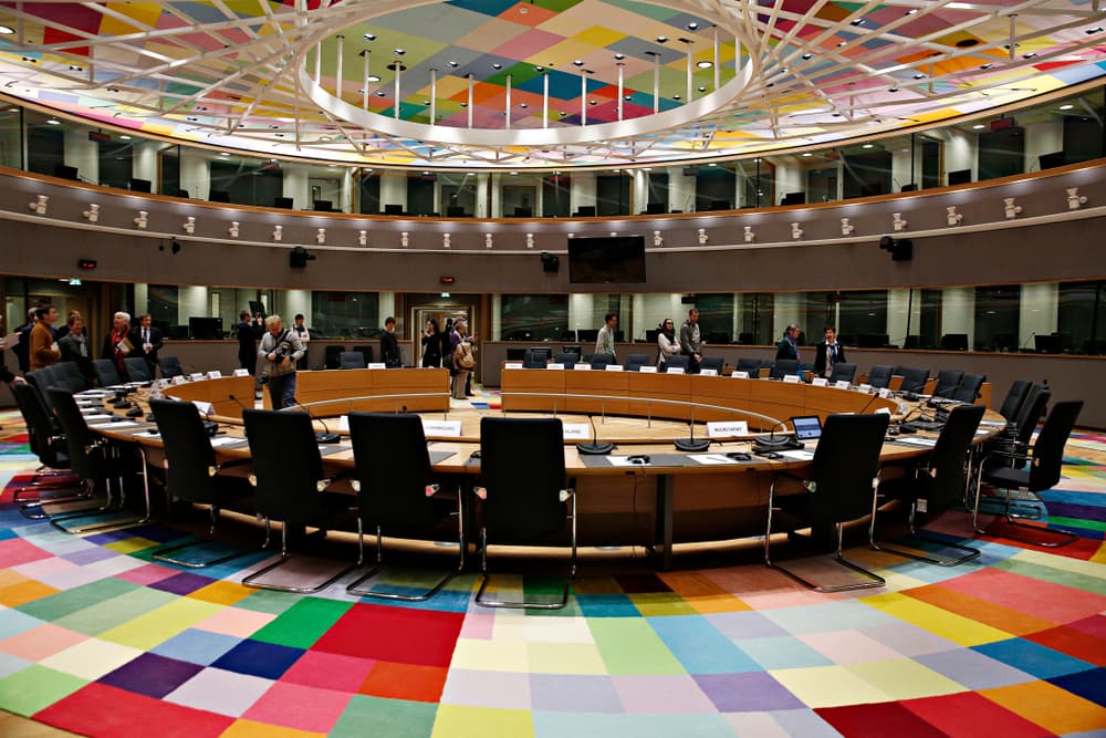 Le tre opzioni sul tavolo dell’Italia al Consiglio Europeo. E l’allarme del Financial Times