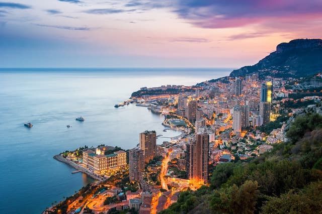 Immobili di lusso, Monaco è la più cara: per 16 mq serve un milione di dollari. In Italia i ricchi guardano a Milano
